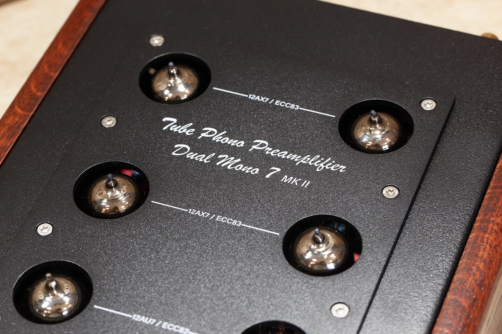 Передняя панель ENIGMA 7 MK II